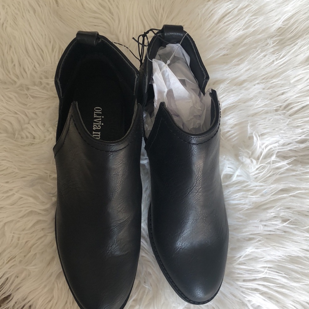 Shoes - Picture 2 of 3